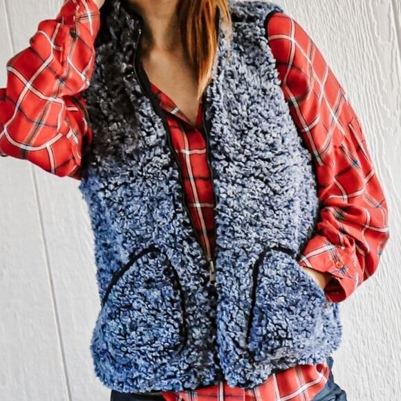 Reversible Sherpa Vest - Picture 2 of 16